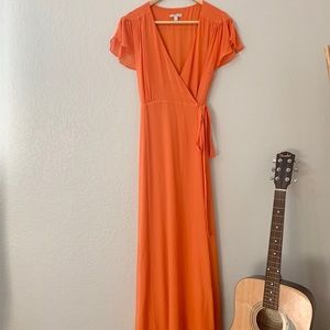 Eva Mendes | Long Orange Short Sleeve Wrap Dress